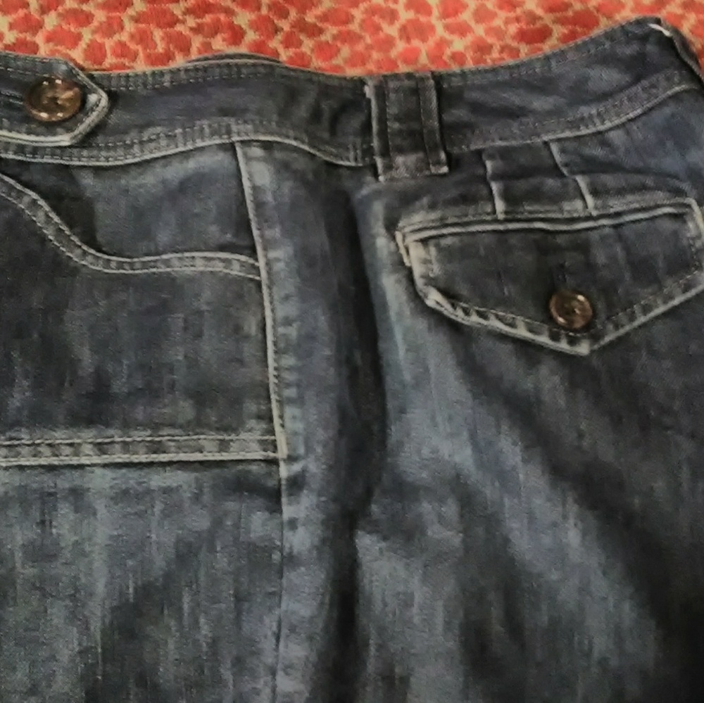 Capri's - Picture 5 of 5